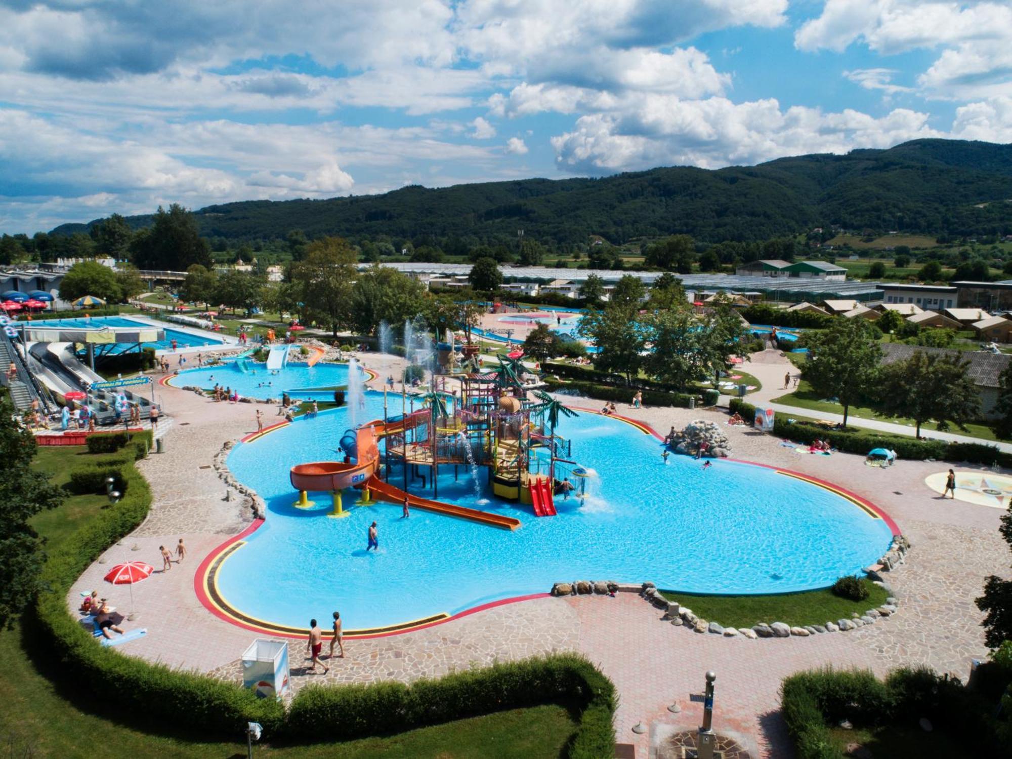 Happy Camp Mobile Homes In Camping Terme Catez Чатеж об Сави Екстериор снимка